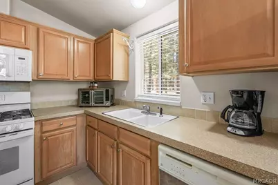 2016 Mahogany Lane, Big Bear City, CA 92314 - Photo 12