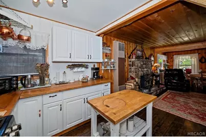 39252 Mohawk Drive, Fawnskin, CA 92333 - Photo 14