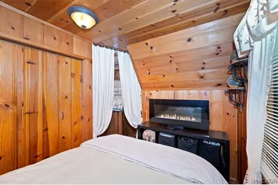 39252 Mohawk Drive, Fawnskin, CA 92333 - Photo 22