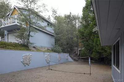 28819 North Shore Road, Lake Arrowhead, CA 92352 - Photo 32
