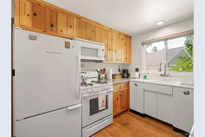40083 Lakeview Drive, Big Bear Lake, CA 92315 - Photo 24