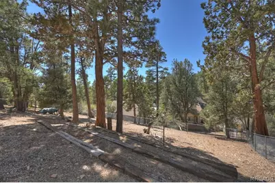 911 Panamint Mountain Drive, Big Bear City, CA 92314 - Photo 38