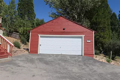 801 Edgemoor Road, Big Bear Lake, CA 92315 - Photo 2