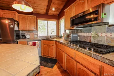 401 Pintail Drive, Big Bear City, CA 92314 - Photo 14