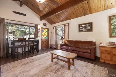 926 Robinhood Boulevard, Big Bear City, CA 92314 - Photo 2
