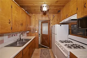 533 Villa Grove Ave, Big Bear City, CA 92314 - Photo 10