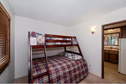 42587 Cedar Avenue, Big Bear Lake, CA 92315 - Photo 16