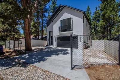 225 E Aeroplane Boulevard, Big Bear City, CA 92314 - Photo 4