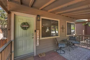 327 Wabash Ln, Sugarloaf, CA 92386 - Photo 2
