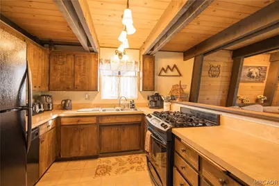 764 Panamint Mountain Drive, Big Bear City, CA 92314 - Photo 16