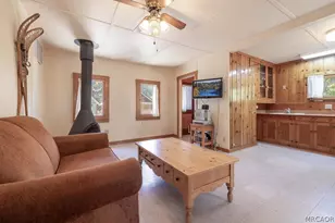 1122 Illini Dr, Fawnskin, CA 92333 - Photo 8