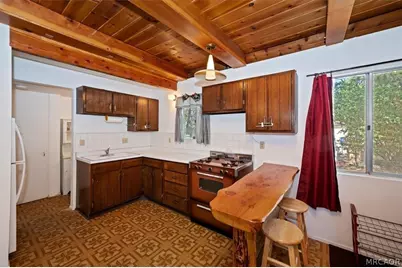 476 San Bernardino Avenue, Sugarloaf, CA 92386 - Photo 12