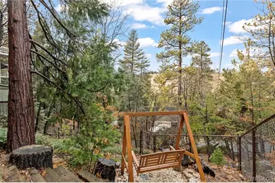 904 Sandalwood Drive, Lake Arrowhead, CA 92352 - Photo 32