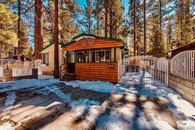 336 W Sherwood Boulevard, Big Bear City, CA 92314 - Photo 1