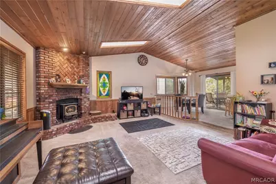 417 E Mountain View Boulevard, Big Bear City, CA 92314 - Photo 8