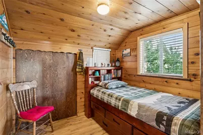 24187 Rockview Drive, Crestline, CA 92325 - Photo 14
