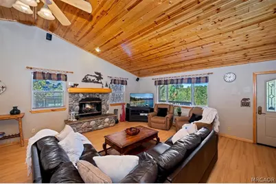 473 Villa Grove Avenue, Big Bear City, CA 92314 - Photo 10