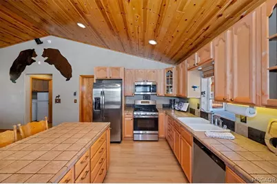 473 Villa Grove Avenue, Big Bear City, CA 92314 - Photo 18