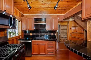 1137 Ridge Rd, Fawnskin, CA 92333 - Photo 8