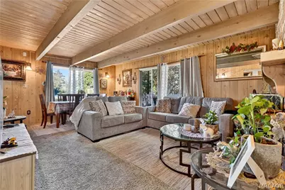 208 Heliotrope Drive, Lake Arrowhead, CA 92352 - Photo 8