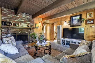 208 Heliotrope Drive, Lake Arrowhead, CA 92352 - Photo 4
