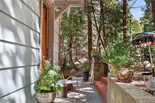 208 Heliotrope Dr, Lake Arrowhead, CA 92352 - Photo 36