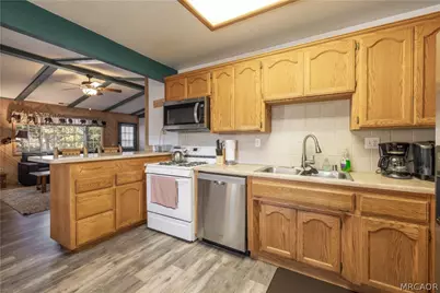 1009 White Mountain, Big Bear City, CA 93214 - Photo 8