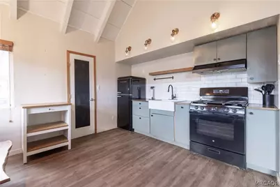 42585 Falcon Avenue, Big Bear Lake, CA 92315 - Photo 10