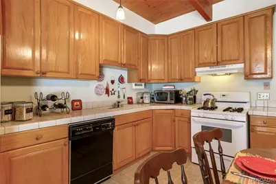 833 Angeles Boulevard, Big Bear City, CA 92314 - Photo 6