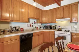 833 Angeles Blvd, Big Bear City, CA 92314 - Photo 6