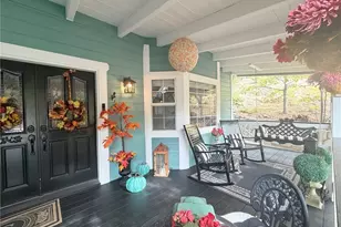 934 Teakwood Dr, Lake Arrowhead, CA 92352 - Photo 2
