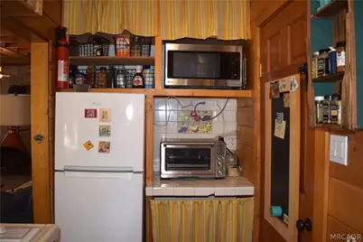 33758 Meadow Lane, Green Valley Lake, CA 92341 - Photo 12