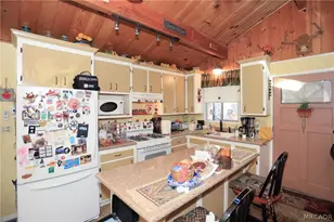214 Pine Ln, Sugarloaf, CA 92386 - Photo 14
