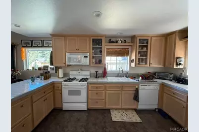 647 Lone Pine Lane, Green Valley Lake, CA 92341 - Photo 6