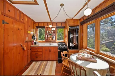 1062 Fawnskin Drive, Fawnskin, CA 92333 - Photo 30