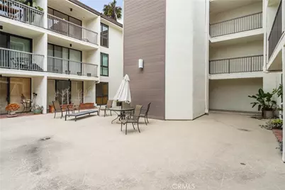 911 N Kings Road #319, West Hollywood, CA 90069 - Photo 40