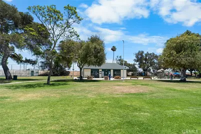 852 Kallin Avenue, Long Beach, CA 90815 - Photo 40