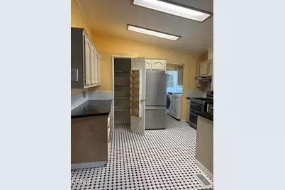 109 Saint James Court #109, Newbury Park, CA 91320 - Photo 8