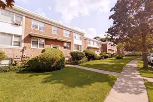 22 Keogh Ln, New Rochelle, NY 10805 - Photo 2
