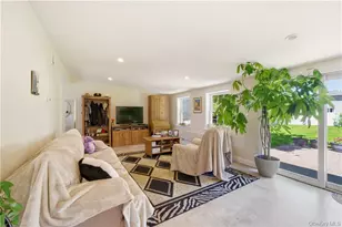 15 Russel Ave, Bethpage, NY 11714 - Photo 20
