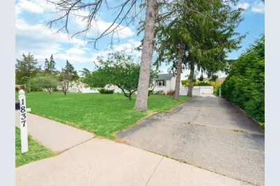 1837 Lincoln Avenue, Holbrook, NY 11741 - Photo 2