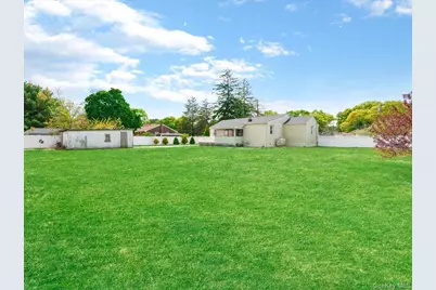 1837 Lincoln Avenue, Holbrook, NY 11741 - Photo 24