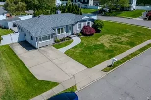 41 Jenny Ln, Holtsville, NY 11742 - Photo 20