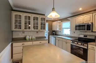 41 Jenny Ln, Holtsville, NY 11742 - Photo 6