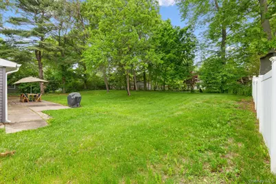 26 Wintergreen Drive, Coram, NY 11727 - Photo 20