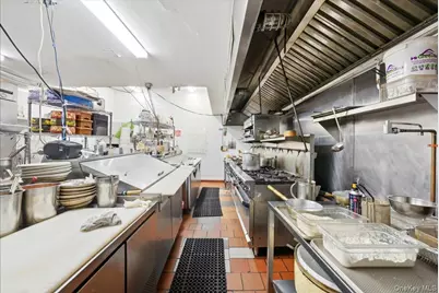 1435 2nd Avenue, New York, NY 10021 - Photo 16