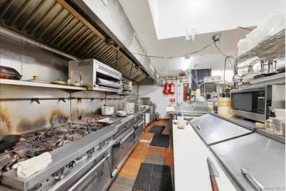 1435 2nd Avenue, New York, NY 10021 - Photo 14