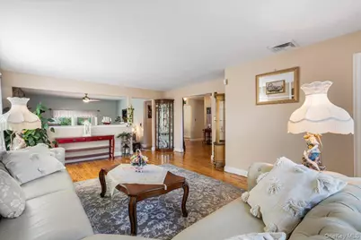 4 High Court, Bayville, NY 11709 - Photo 8