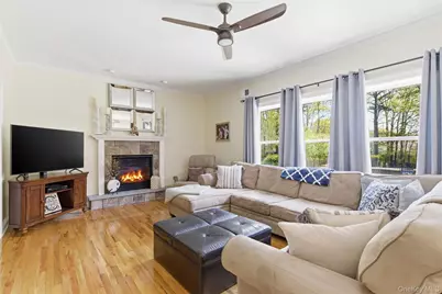 15 Framingham Lane, Shoreham, NY 11786 - Photo 8