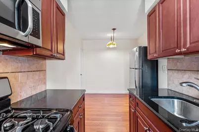 70 S Park Avenue #204, Rockville Centre, NY 11570 - Photo 8